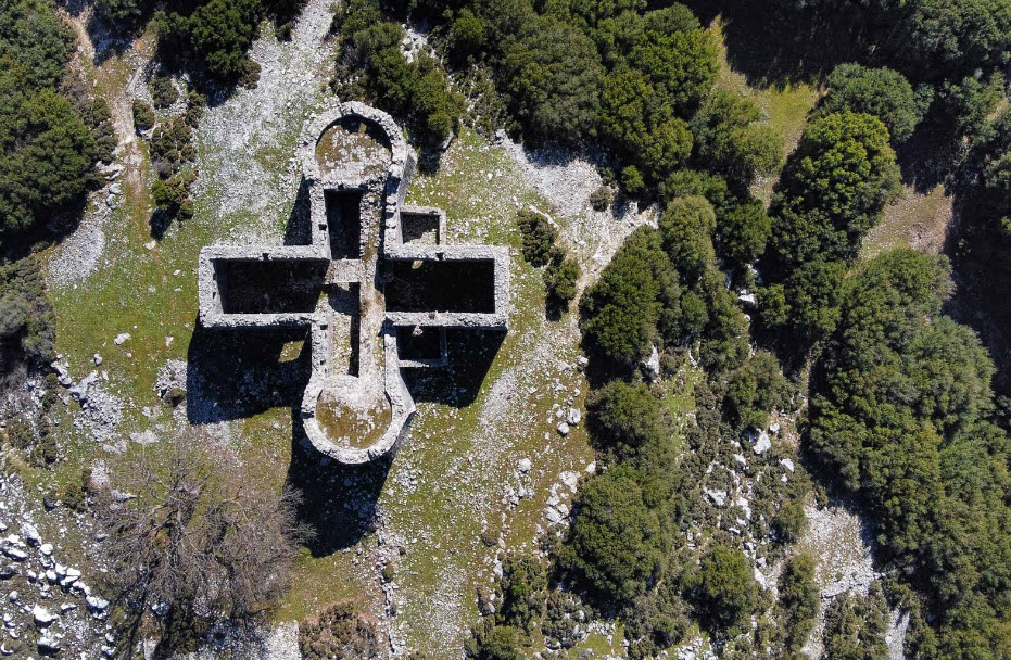 Pente Pigadia, Greece